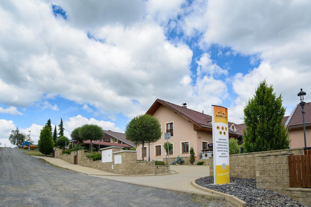 Penzion Harmonie Žlutice Εξωτερικό φωτογραφία